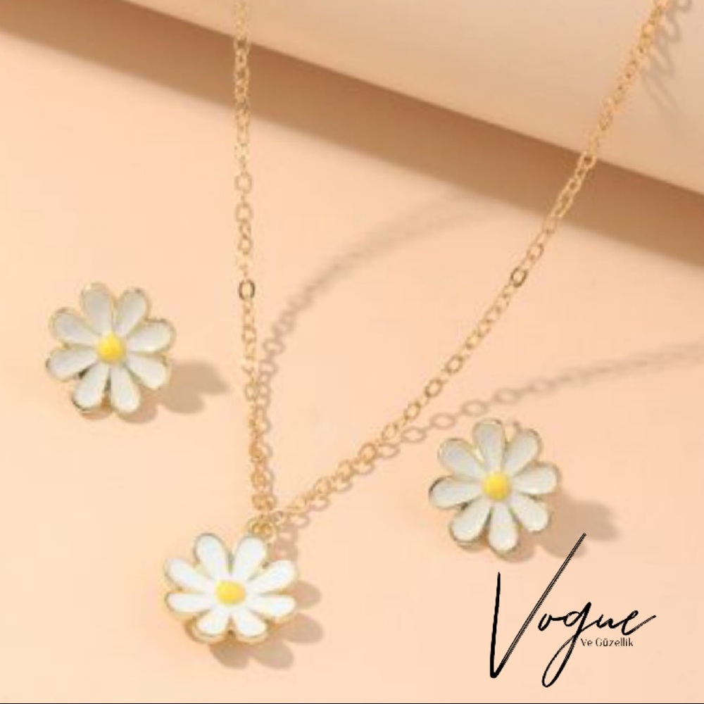 Cute Necklace Set